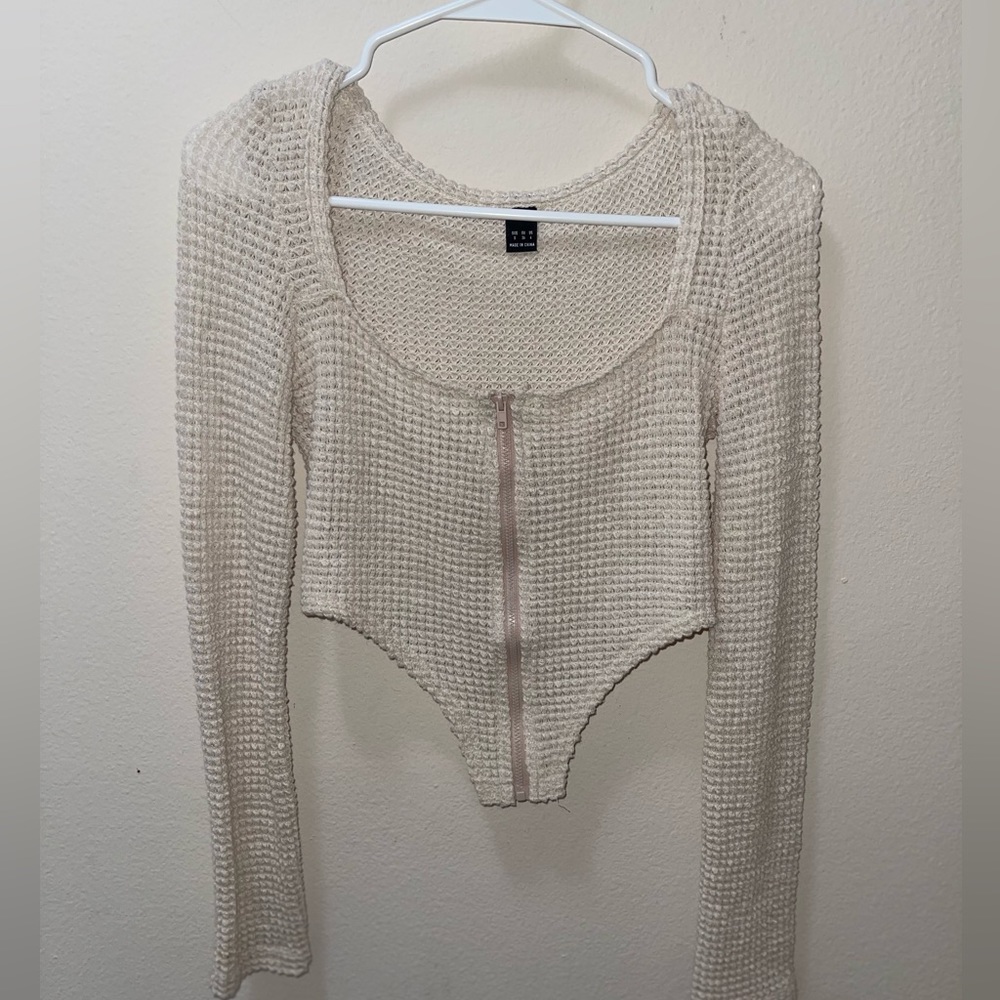 Light pink crop top- size small